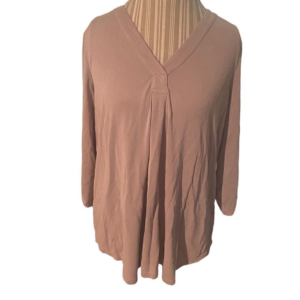 Adrianna Papell top excellent  condition size large great color awesome look